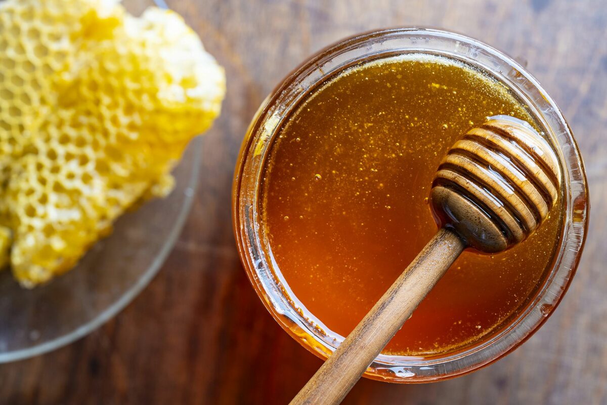 A Guide to Cretan Honey: Sweet Treats and Health Benefits